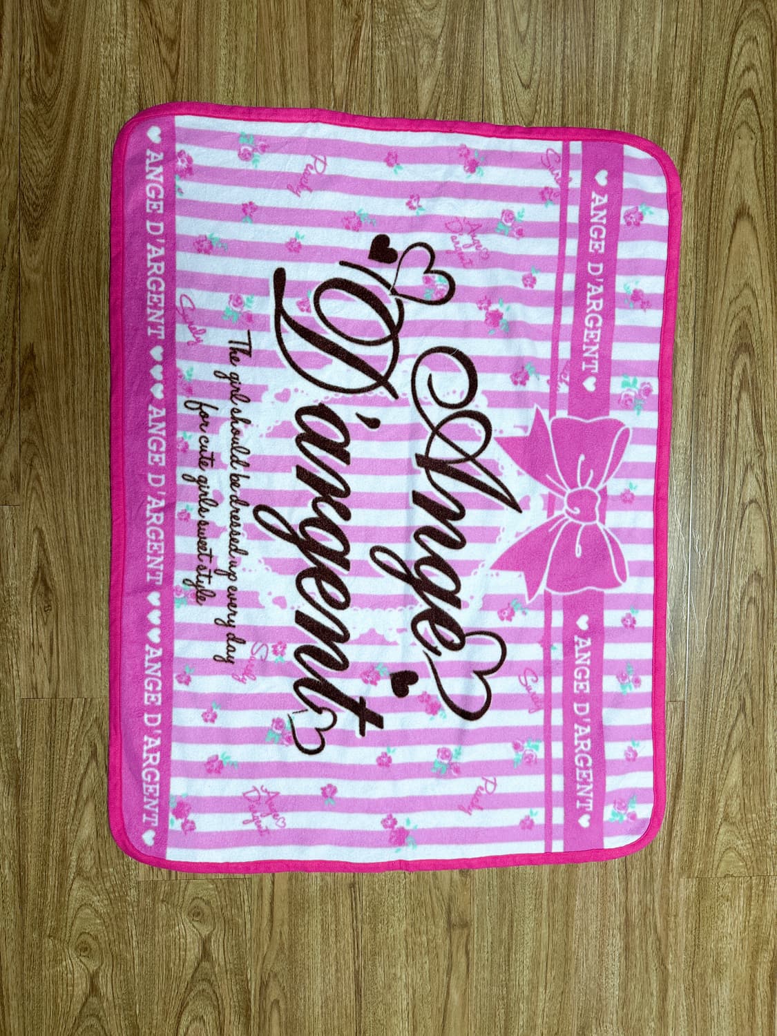 빈티지 고전 딸기초코 리본 담요 인테리어 히메갸루 로걀 라떼 헤이세이 상품이미지1