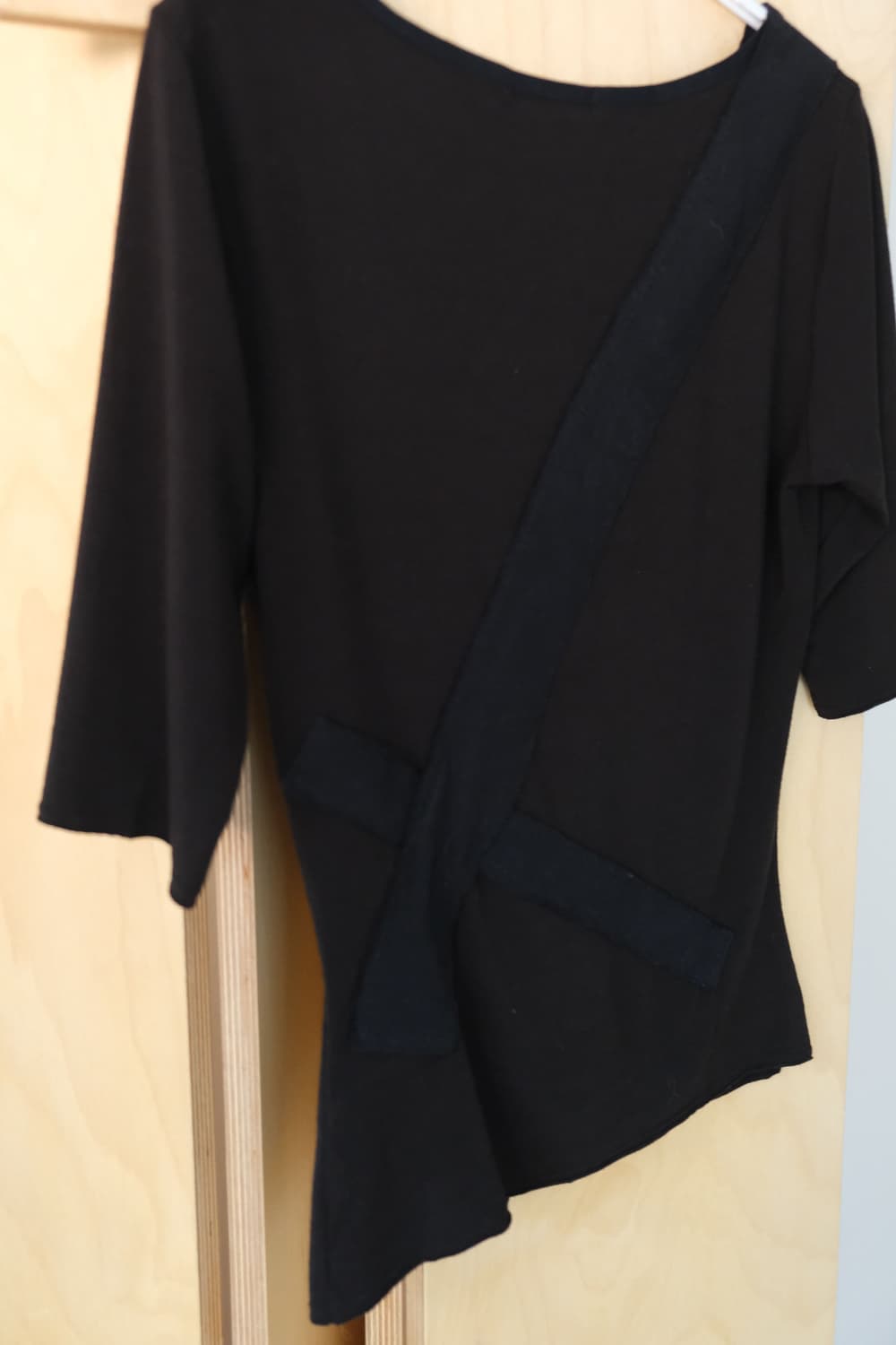 ISSEY MIYAKE Cross Strap Drape Top 상품이미지5