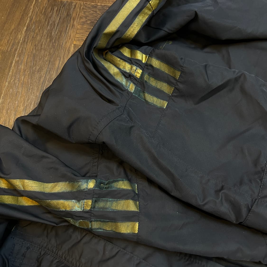 Adidas 리버풀 빈티지 클리마프루프 리버풀 흑금 윈드브레이커 상품이미지6