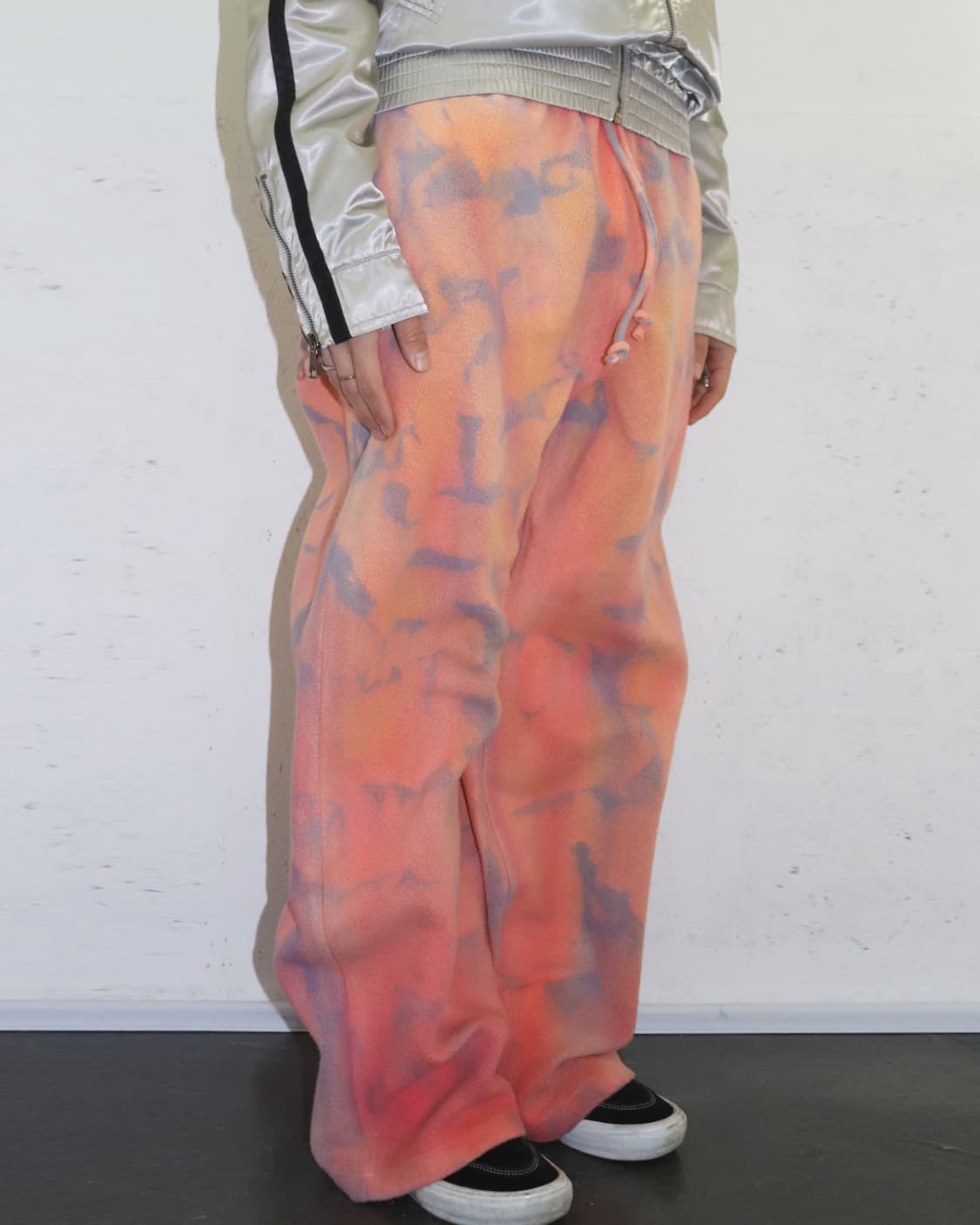 아크네 스튜디오 22AW 타이다이 와이드 팬츠 상품이미지2