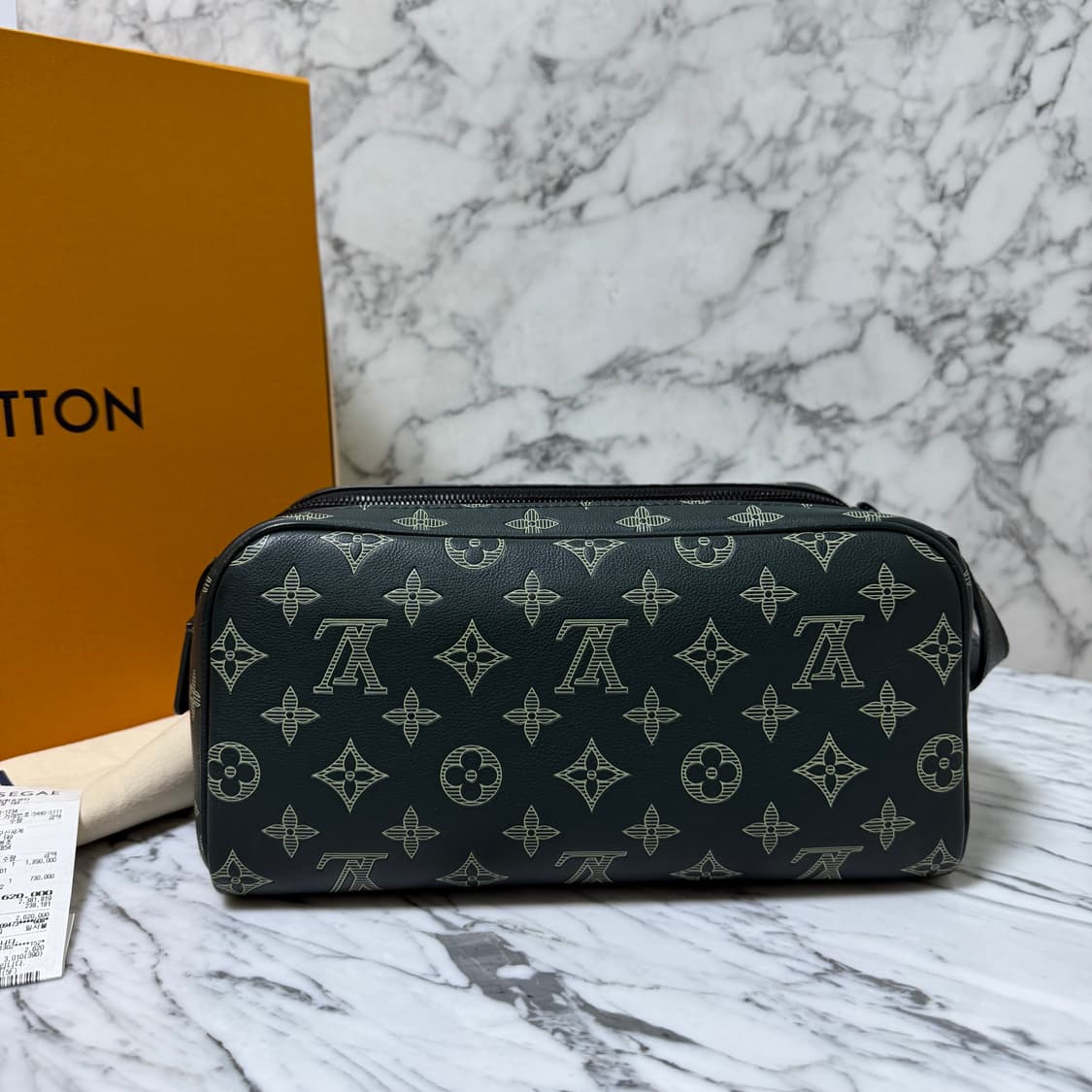 루이비통 이클립스 쉐도우 돕키트 파우치 클러치 상품이미지2