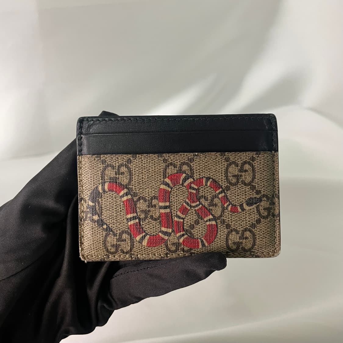 구찌 킹스네이크 카드지갑 GG수프림 단품 상품이미지1