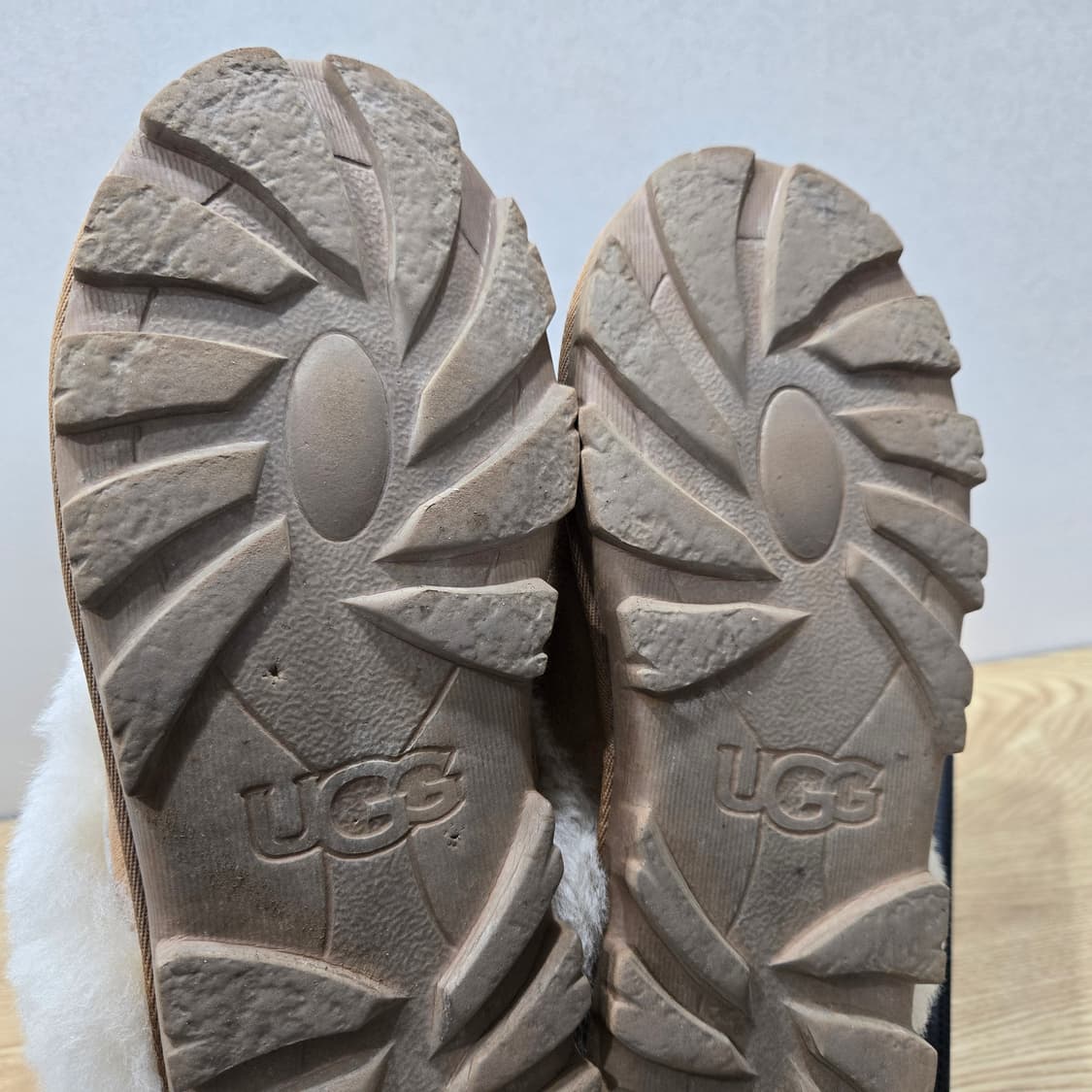 240 어그 UGG 코케트 슬리퍼 체스트넛 상품이미지7