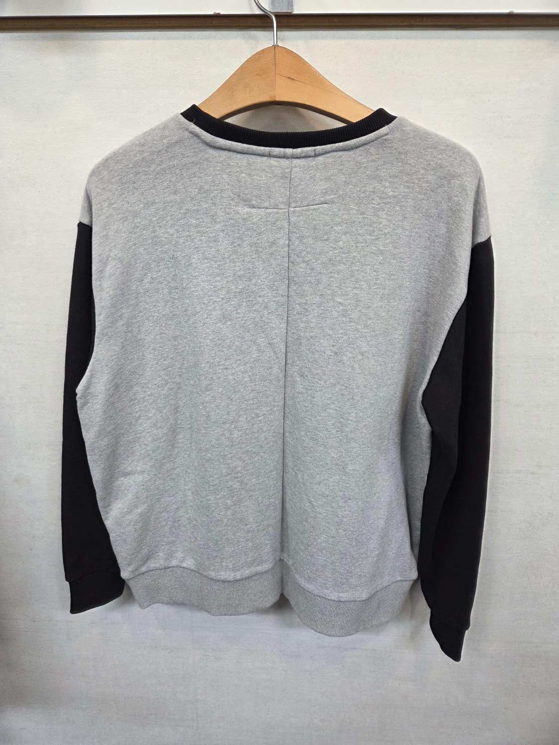 에비수 타이거 부클 로고 맨투맨 프리 상품이미지2