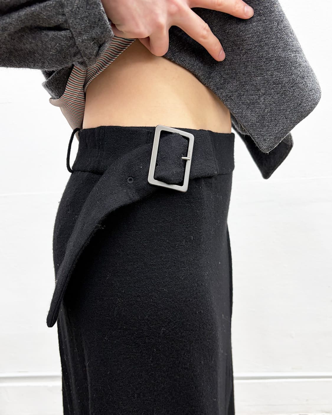 띠어리 벨티드 슬릿 스커트 상품이미지4