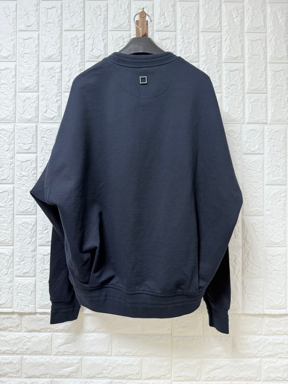 (25FW새상품)우영미 네이비 렌티큘러 로고 스웨트셔츠(46) 상품이미지2