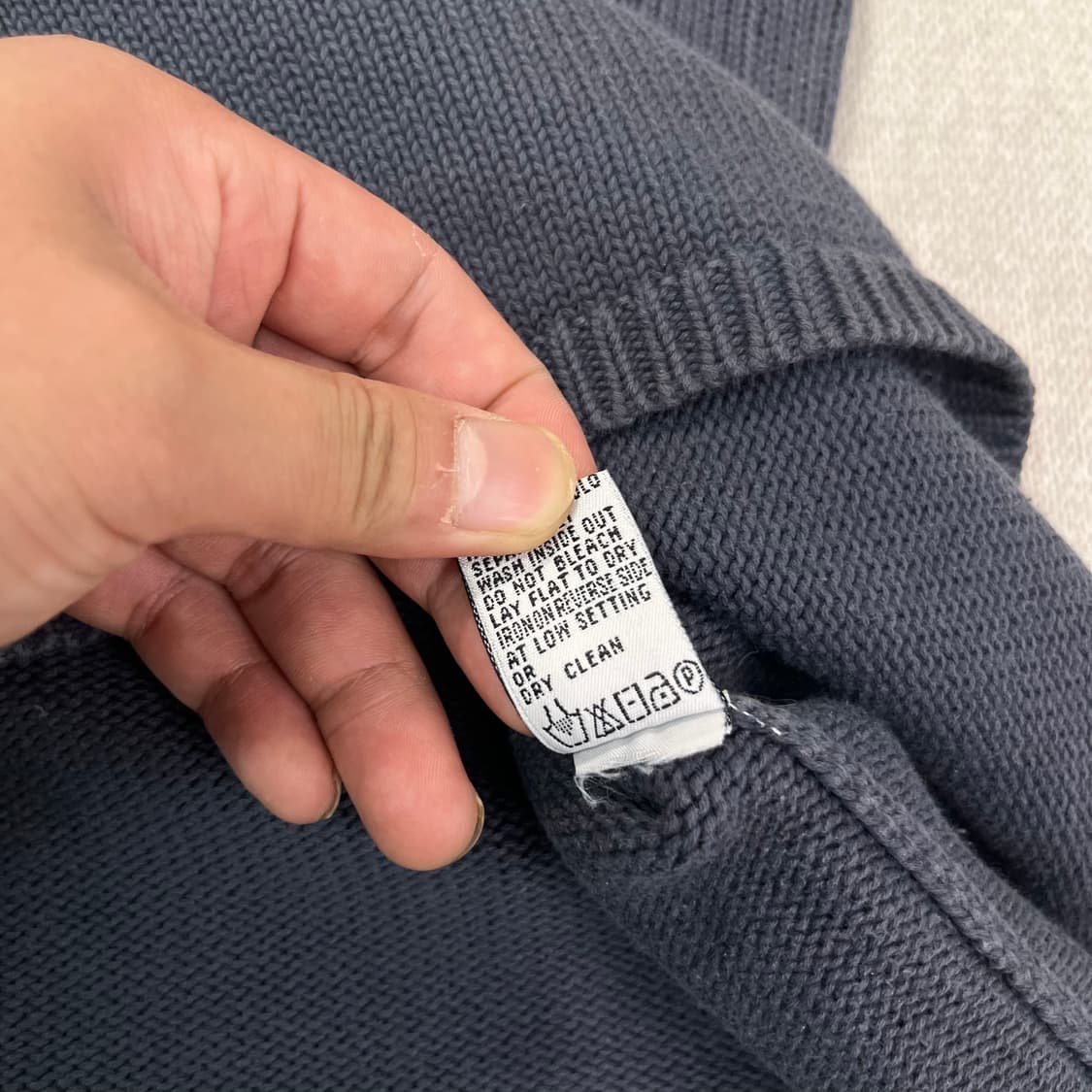 100 아르마니 빅로고 차콜 니트 상품이미지5