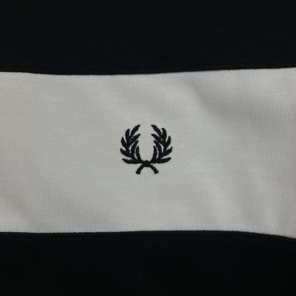 프레드 페리 스몰 로고 블랙 배색 트랙탑 져지 상품이미지2