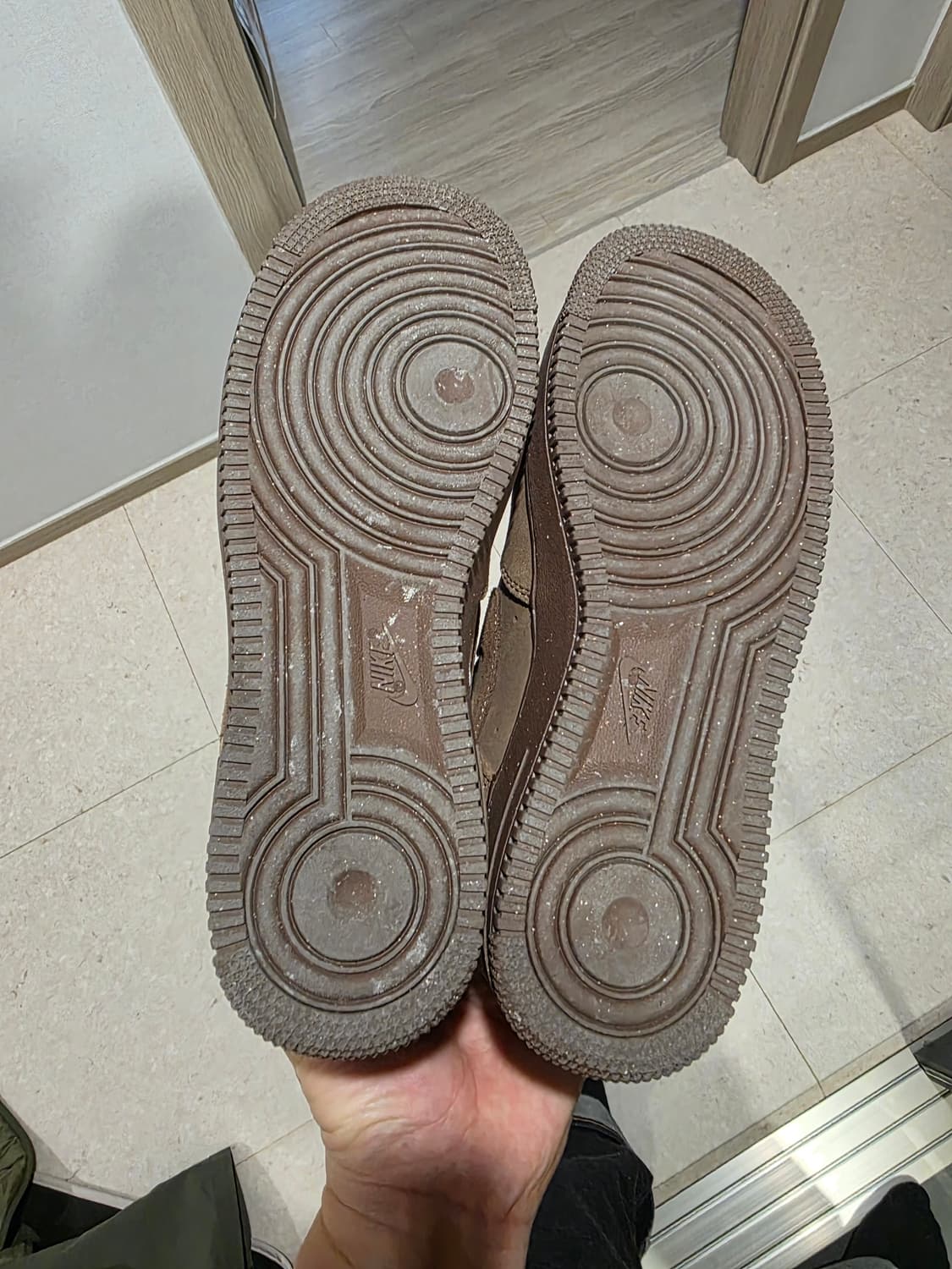 에어포스1 07 W 카카오와우 265사이즈 팔아요  상품이미지2