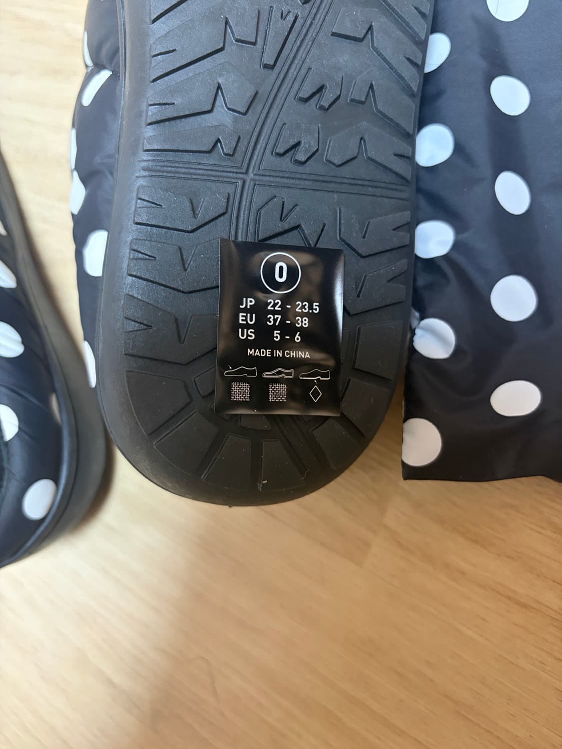 새상품) SUBU 스부 도트 패딩슬리퍼 상품이미지3