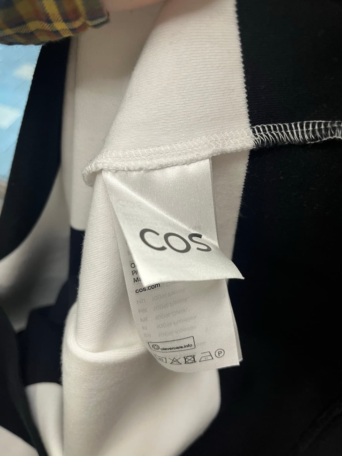 COS 코스 블랙/화이트 스트라이프 럭비티 상품이미지6