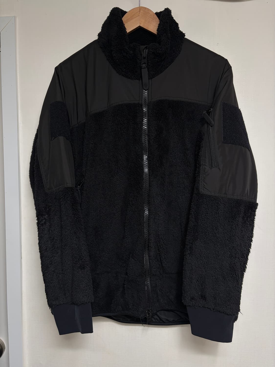 오니츠카타이거 플리스 자켓 상품이미지1