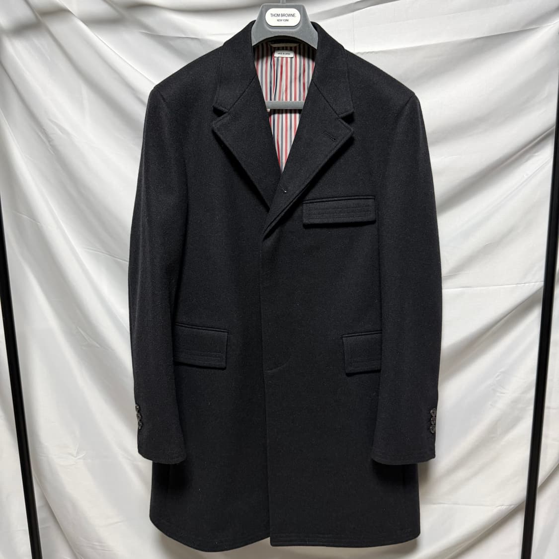[S+급/2] 톰브라운 체스터필드 코트 블랙 백화점판 상품이미지1