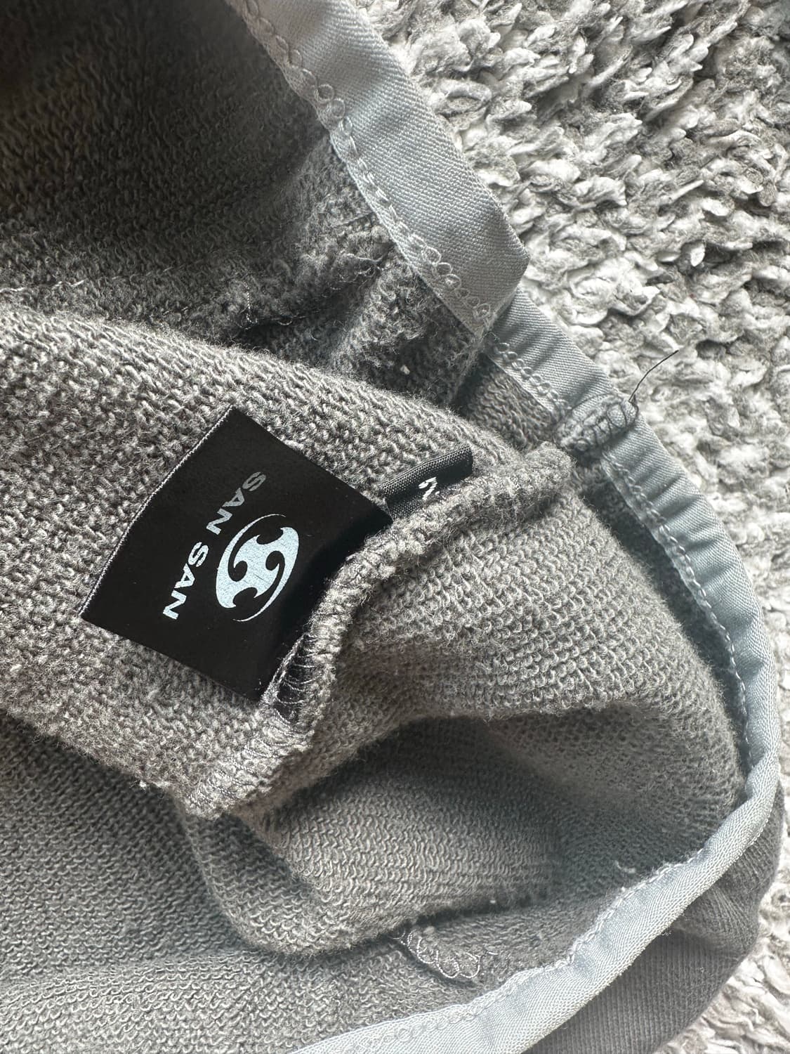 산산기어 테입드 후드 차콜 - 22SS 상품이미지3