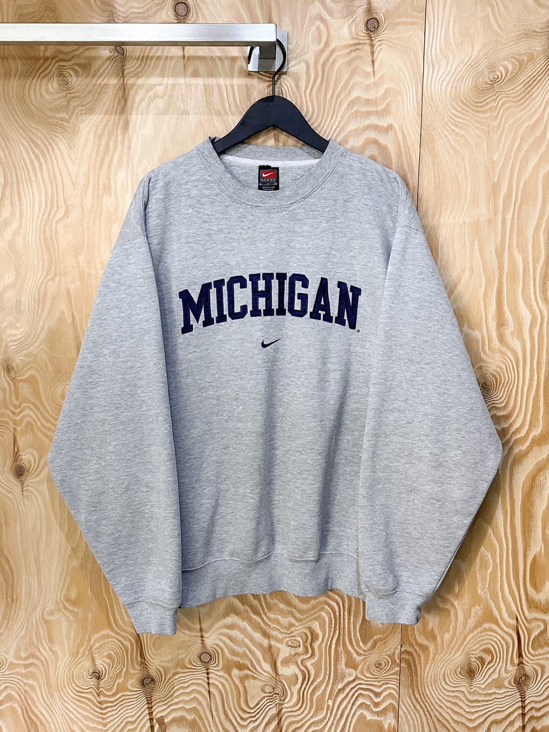 나이키 2000’s 미시건 센터 스우시 크루넥 스웻셔츠 상품이미지1