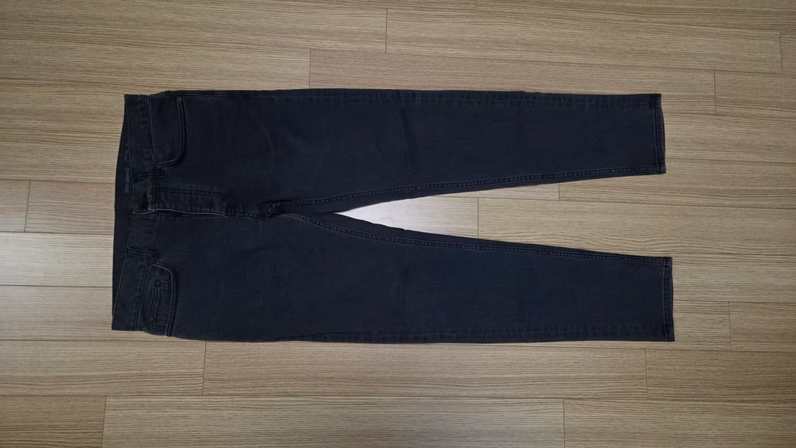 Cos  코스 워싱 테이퍼드 블랙진 상품이미지2