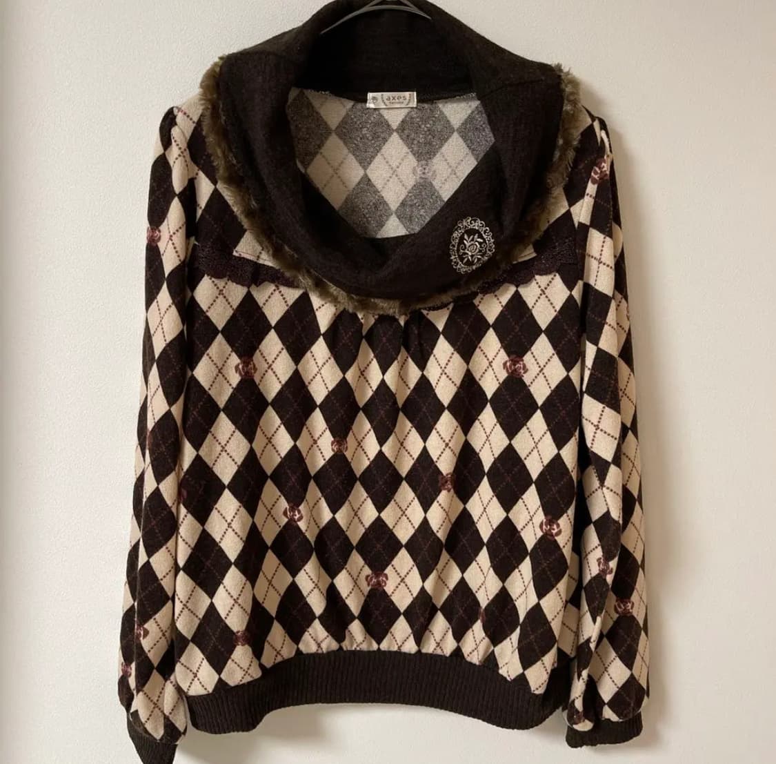 엑시즈팜 대대장 딸기초코체크 니트 라떼갸루 상품이미지2