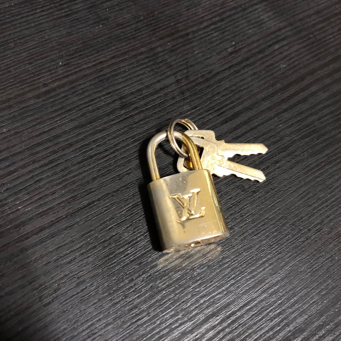 루이비통 자물쇠 열쇠 포함 상품이미지1