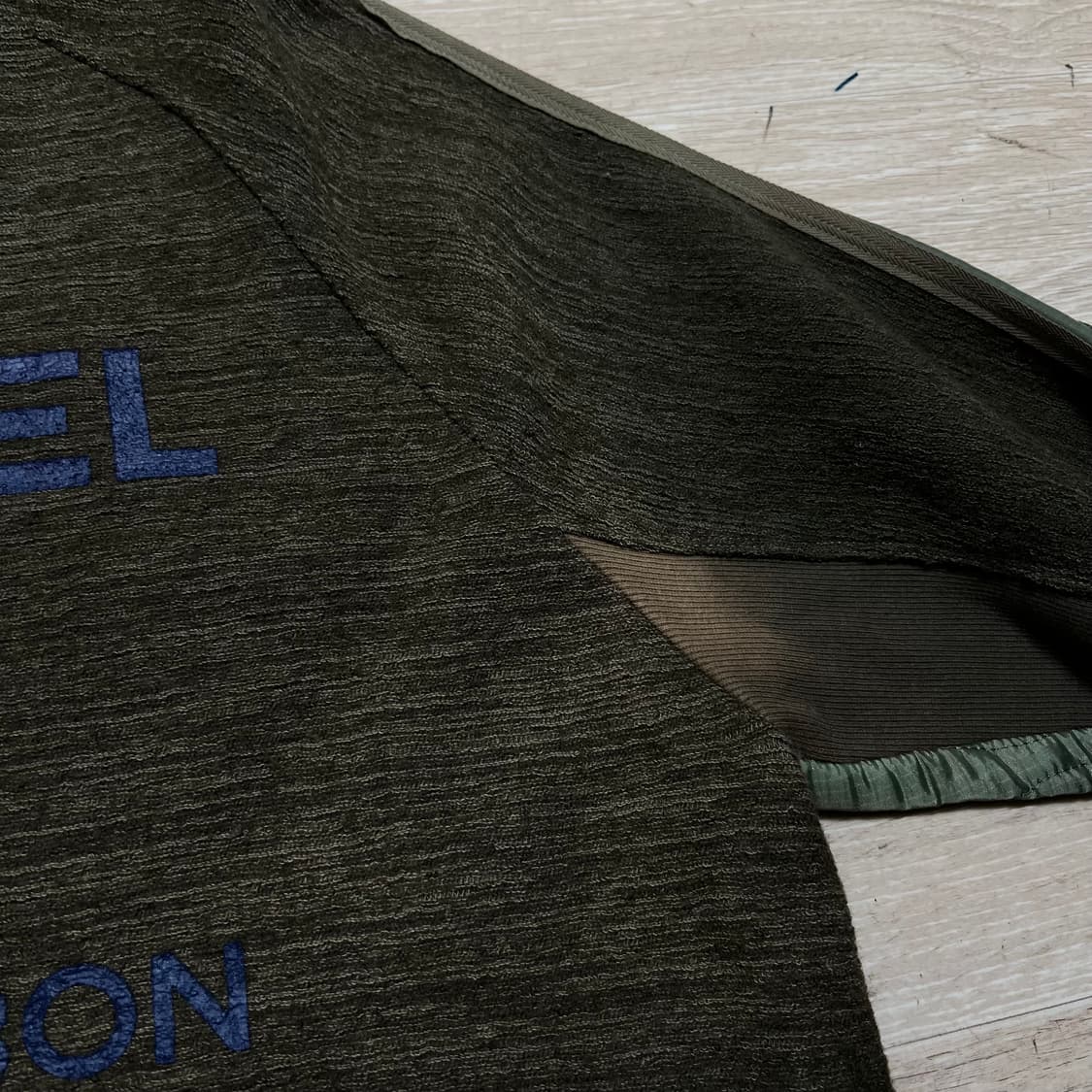 샤넬 빅로고 퀼팅 맨투맨 [브라운] S/90 상품이미지4