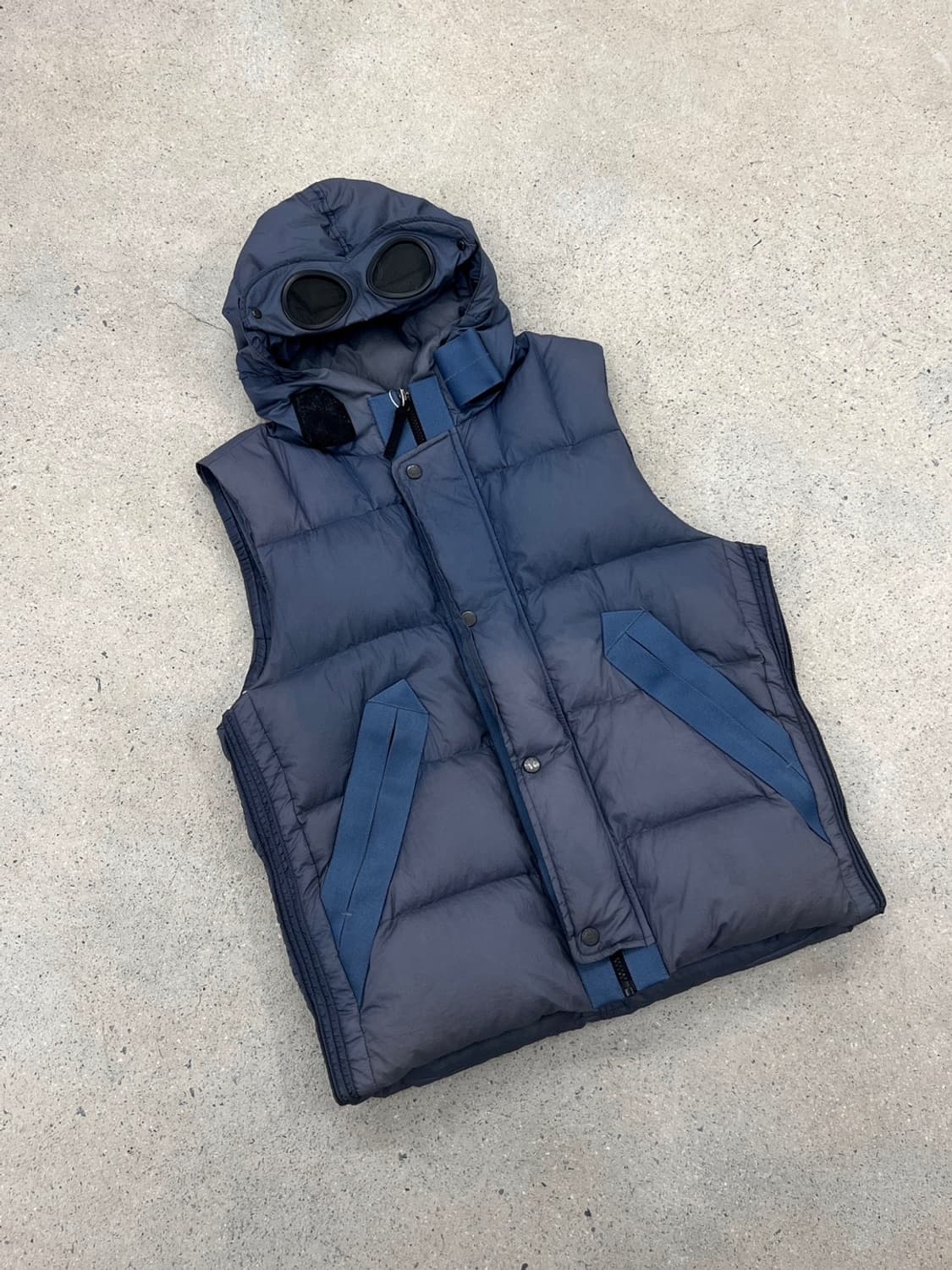 CP컴퍼니 썬페이드 고글 패딩 베스트 상품이미지3