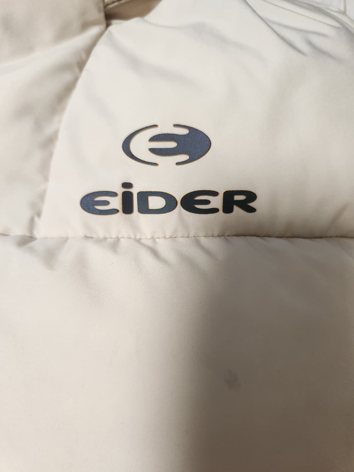 아이더 뉴 제레미 덕다운 패딩 자켓 사이즈105 xl

사진이나 실제로  상품이미지6