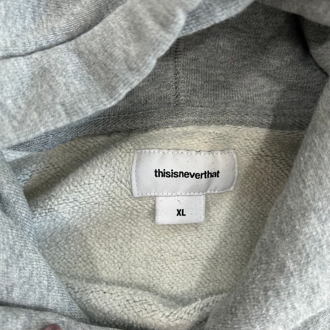 Thisisneverthat 디스이즈네버댓 네이비 로고 그레이 후드티  상품이미지6