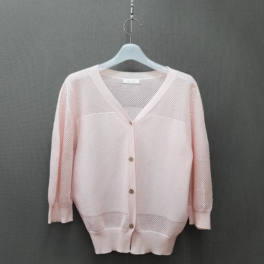 한섬 SJSJ 2023 브이넥 아일렛 니트 가디건 F사이즈 상품이미지2