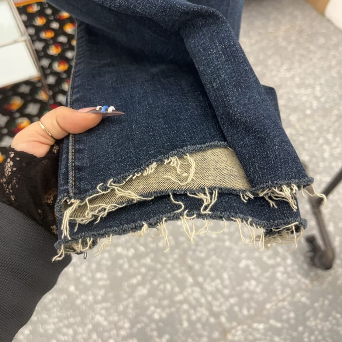 아크네스튜디오 그런지룩 컷팅 스판 데님팬츠 30인치 C07632 상품이미지5