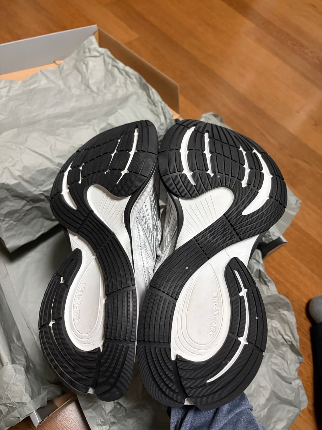 발렌시아가 서킷 39사이즈 상품이미지5