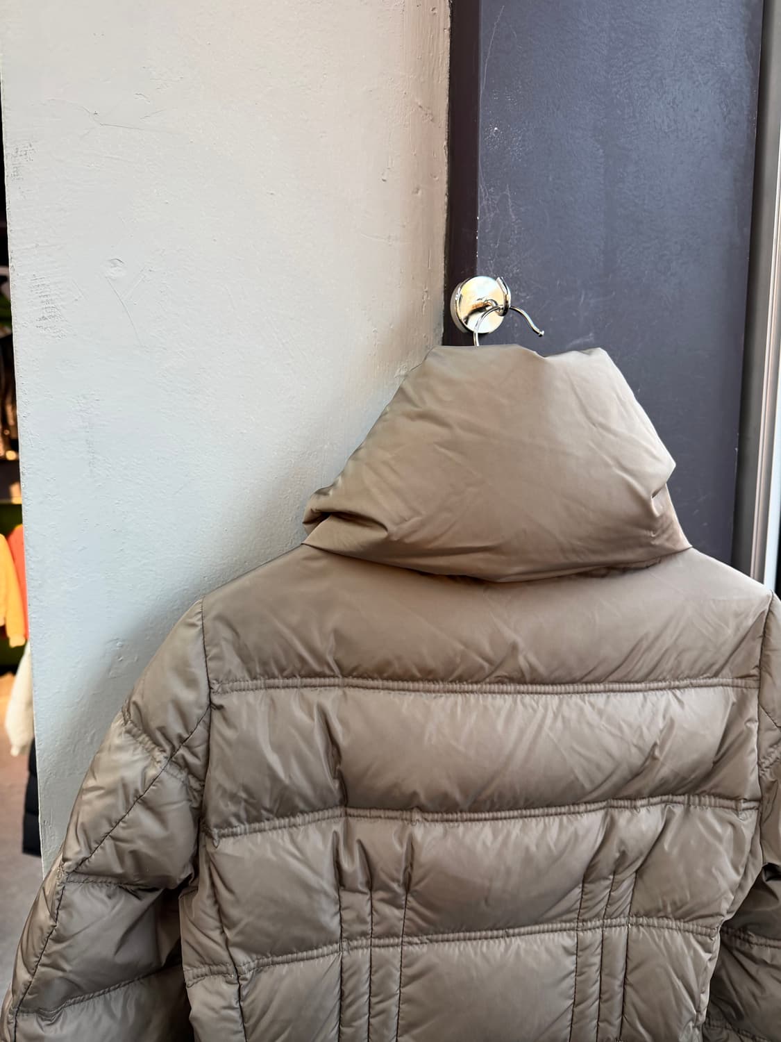 1/ 몽클레어 벨티드 와펜 구스다운 롱패딩 상품이미지10