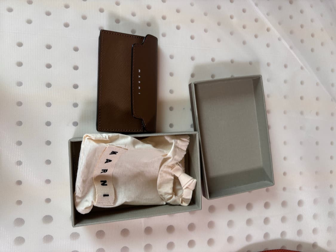 마르니 사피아노 가죽 카드지갑 상품이미지1