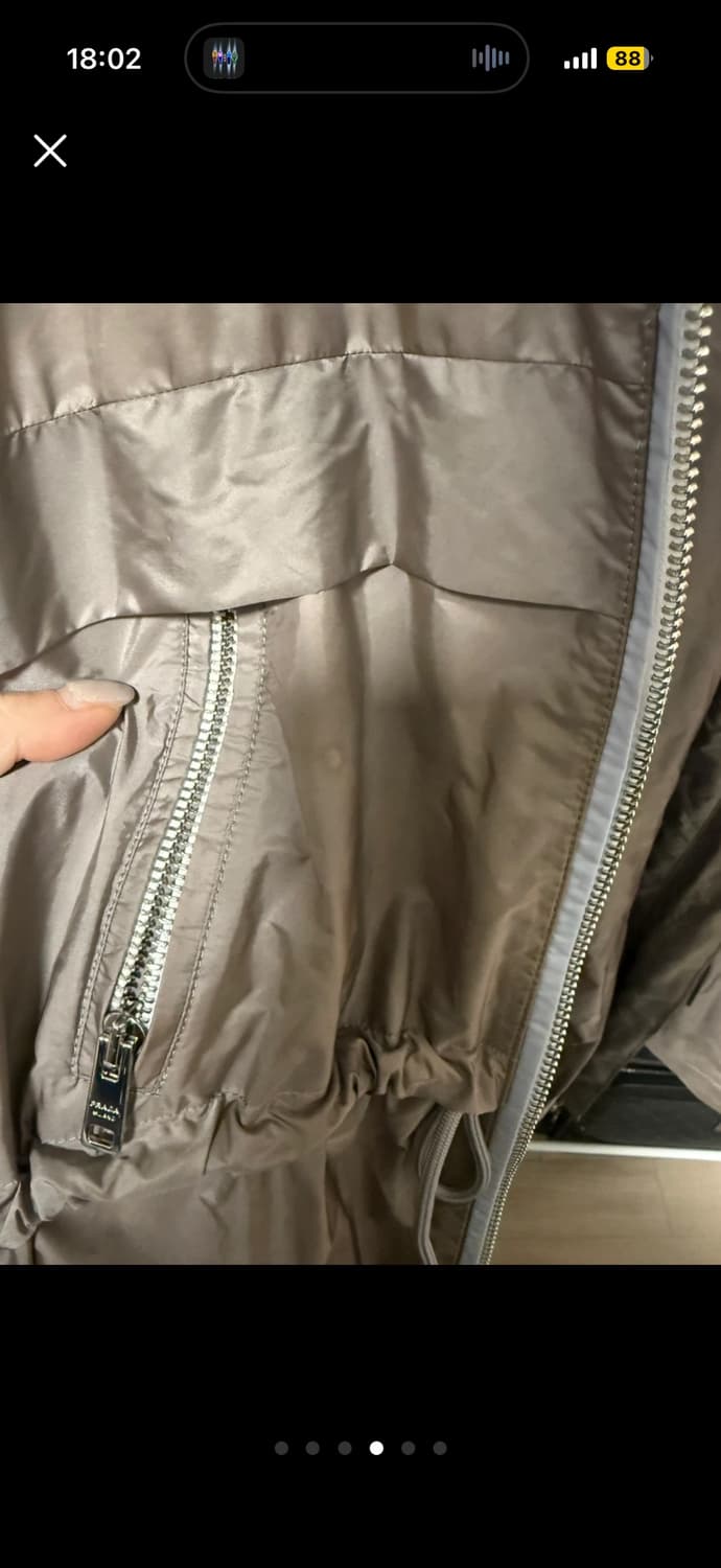 프라다 바람막이 상품이미지1