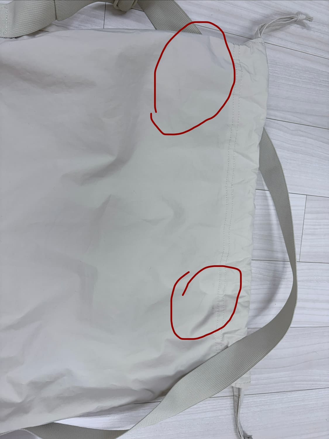 유니클로 u 드로우스트링백 내츄럴 색상 상품이미지3