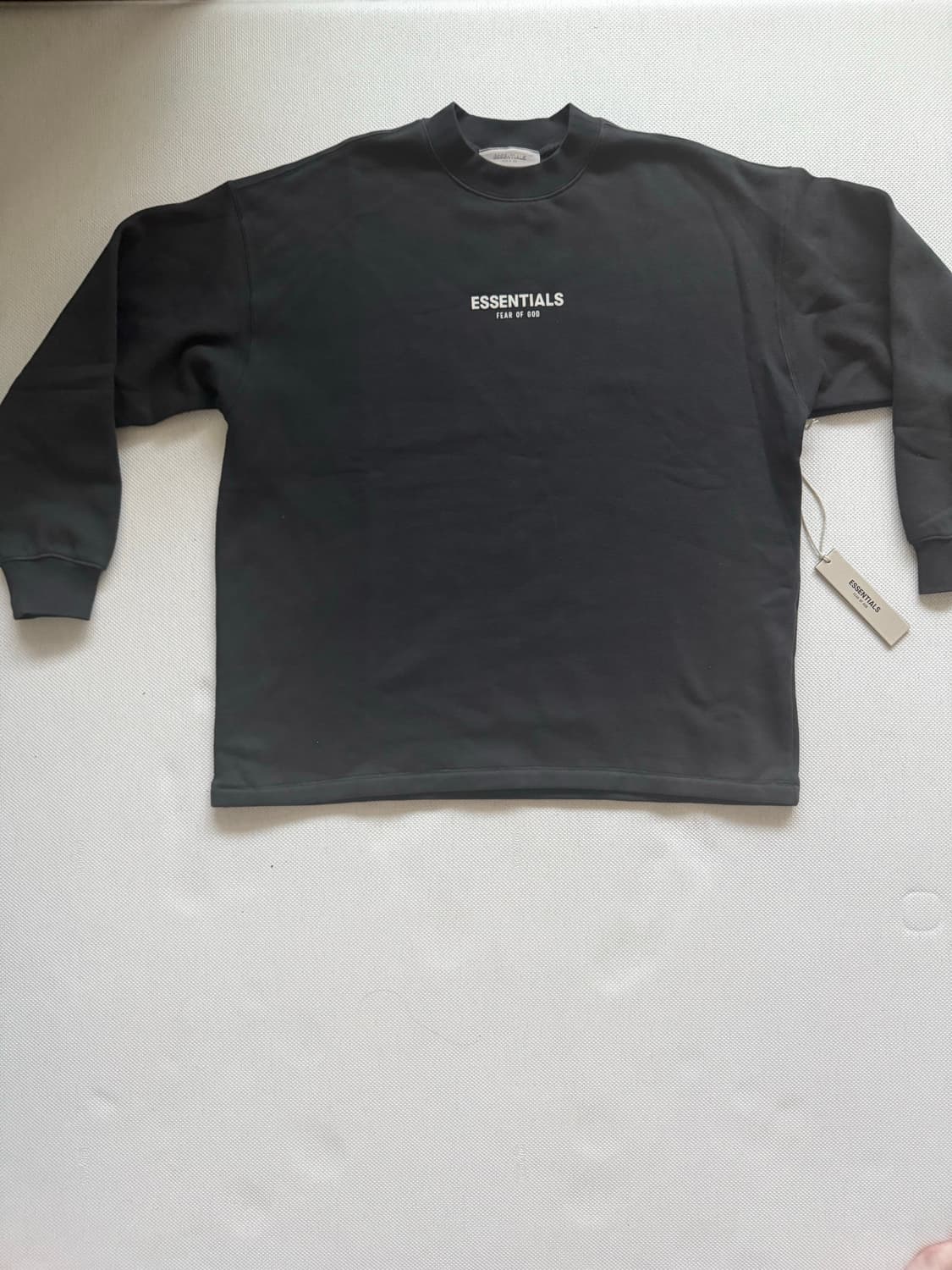 에센셜 맨투맨 상품이미지1