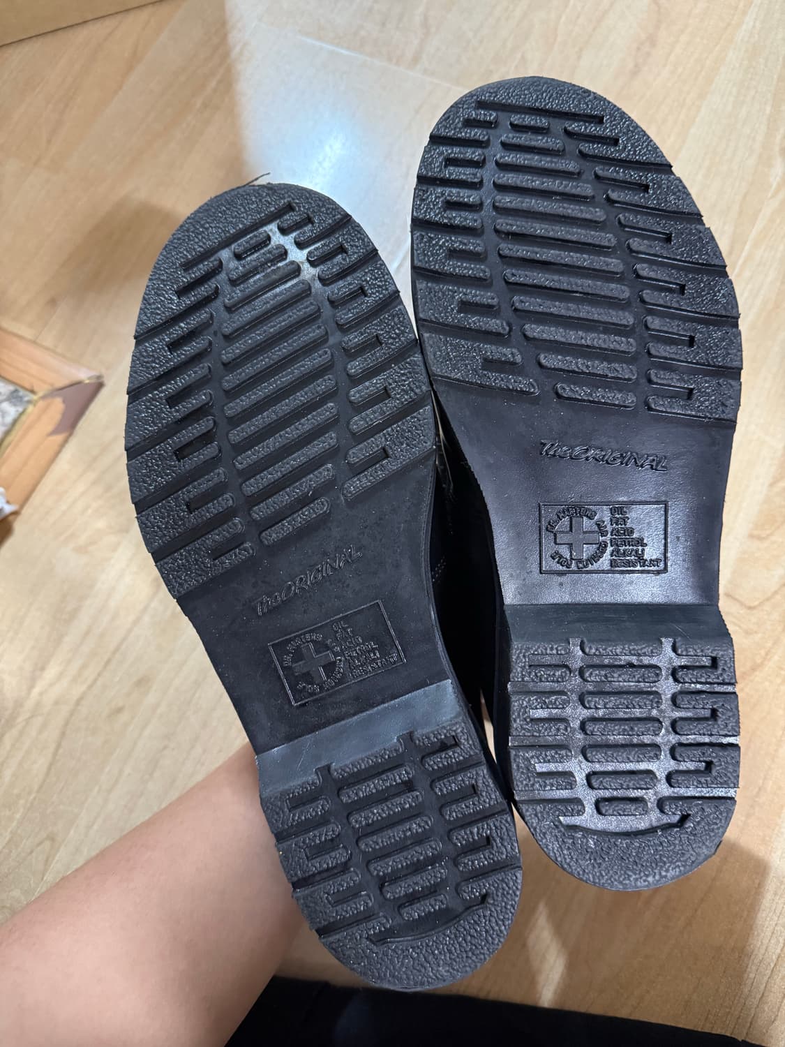 닥터마틴 슈프림 스터드 270 uk8 상품이미지5