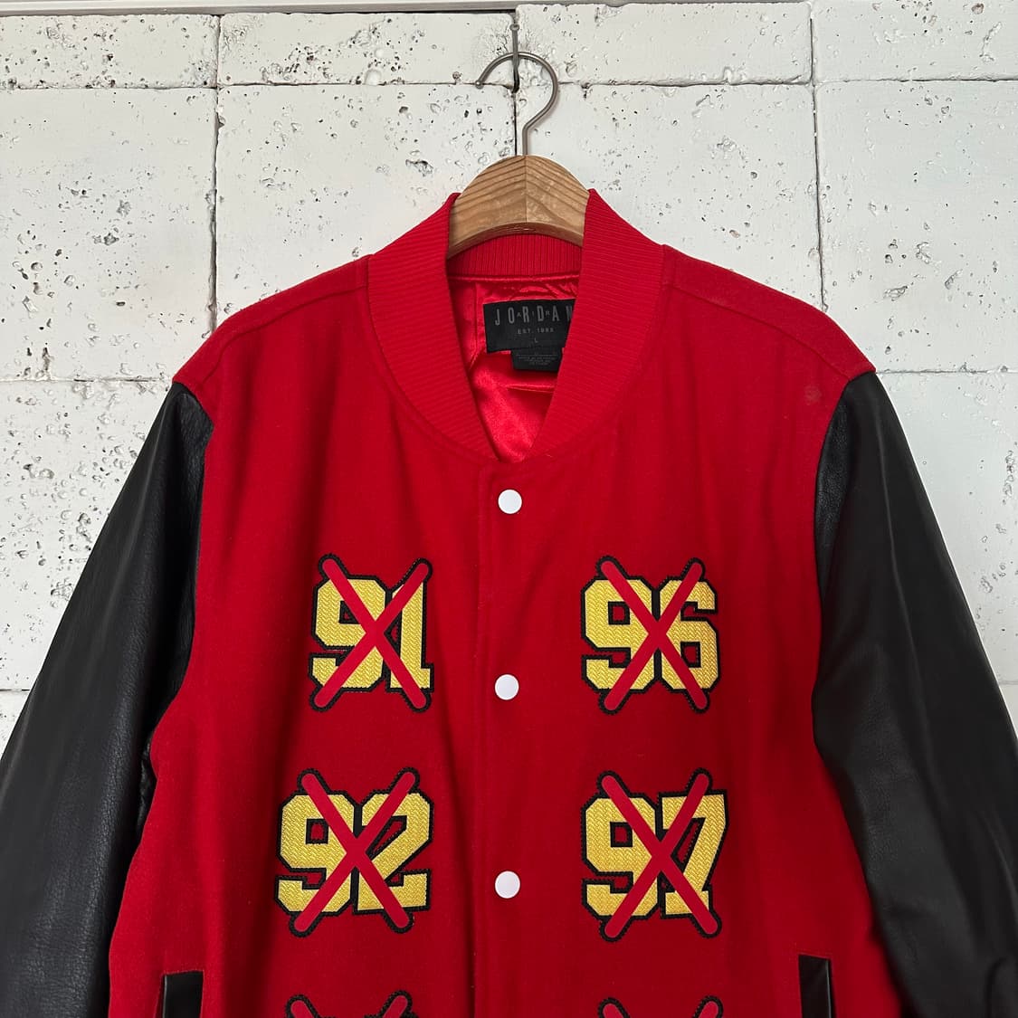 105 나이키 조던 바시티 자켓 상품이미지2