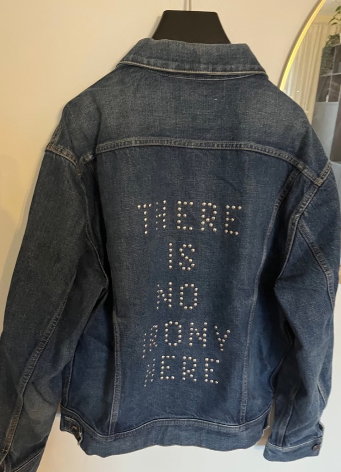 [세븐틴 착용] 셀린느 20ss irony 스터드 데님 자켓 상품이미지3