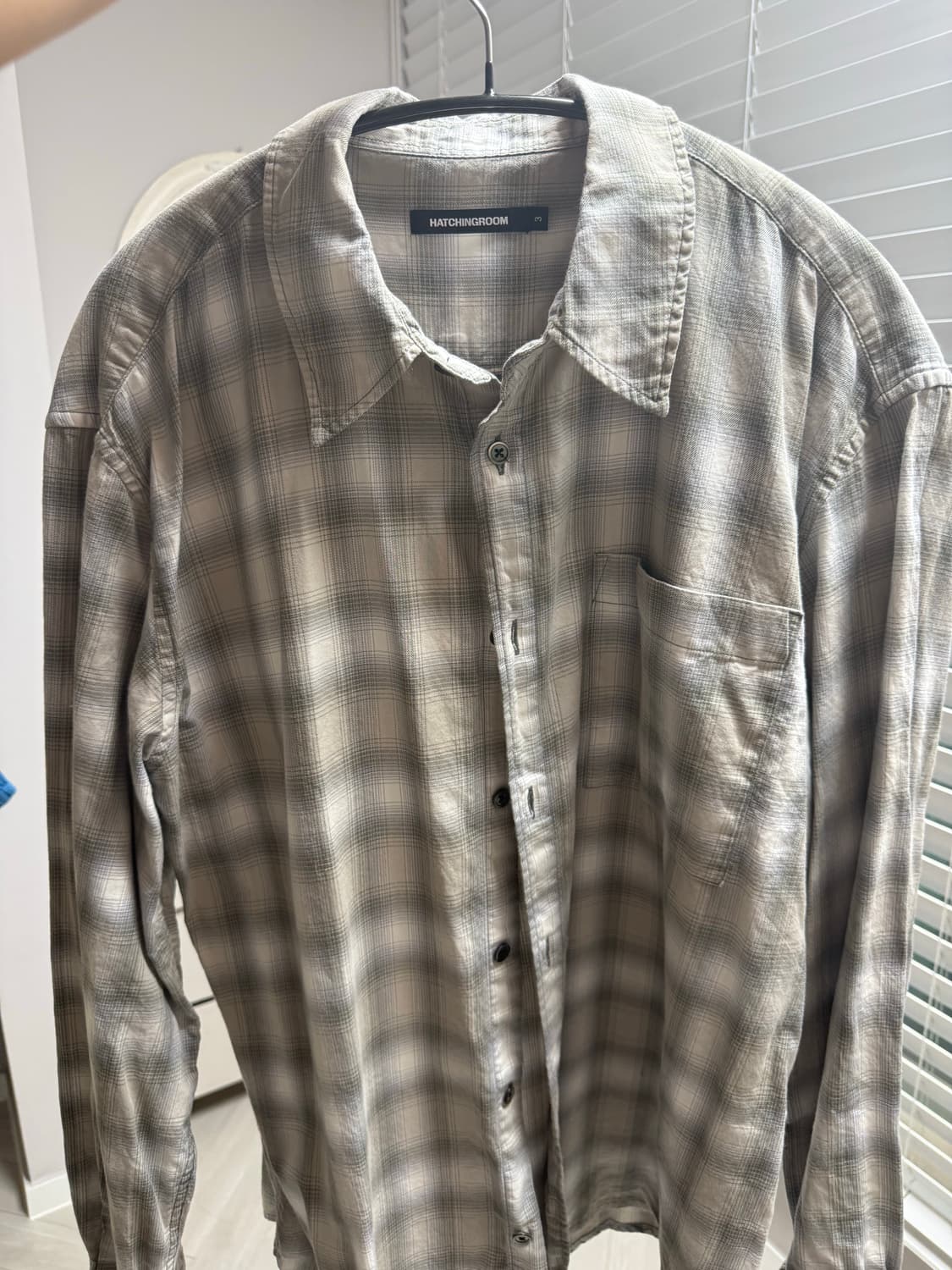 해칭룸 뮤지엄 셔츠 옴브레 올리브 그레이 상품이미지3