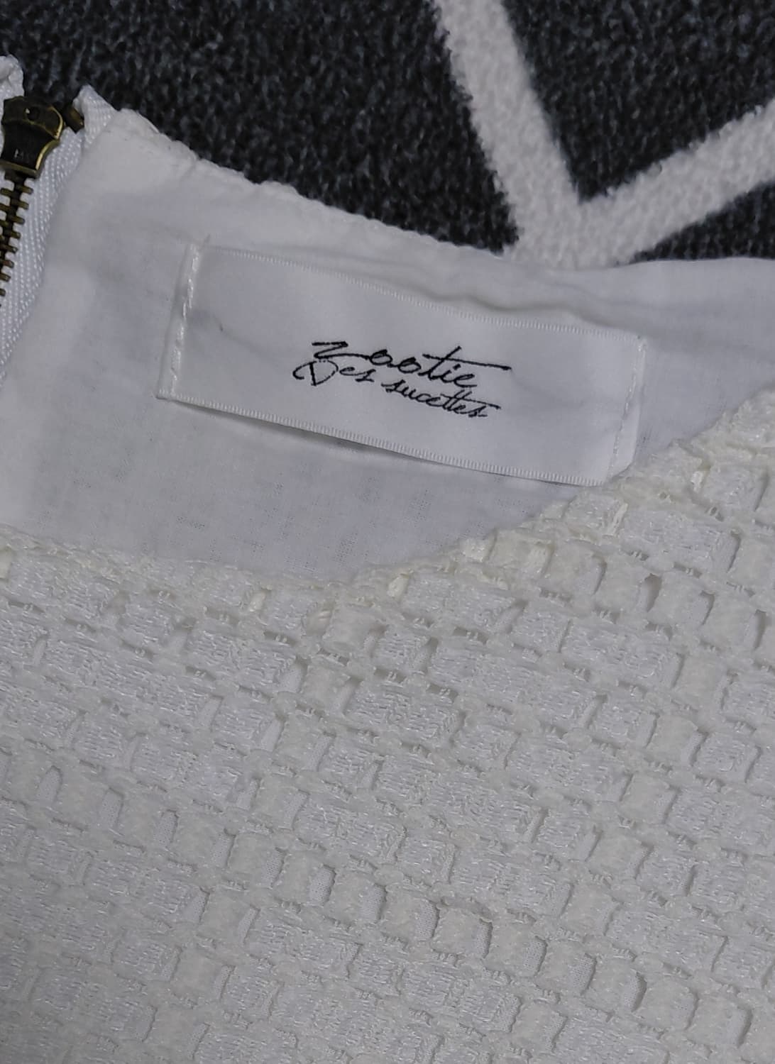 ​[F] Zootie 감성 가득한 화이트 레이스 가오리핏 블라우스 (상태 상품이미지5