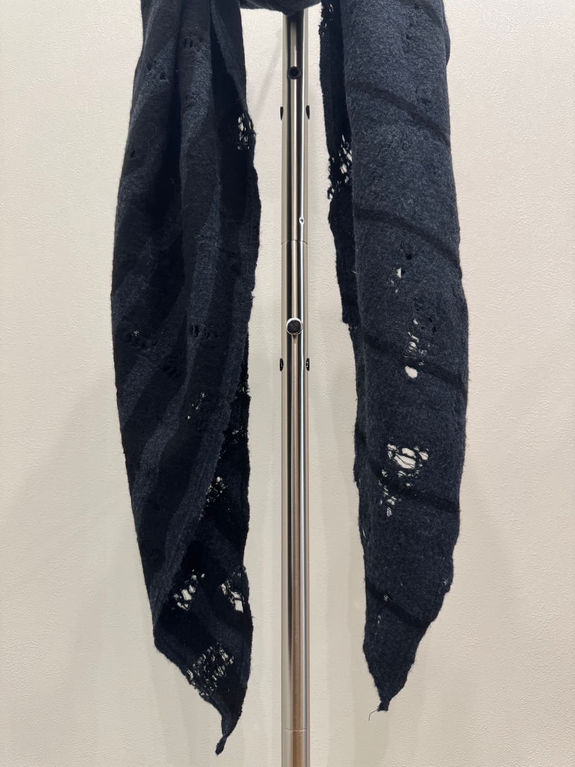 미하라 야스히로 디스트레스드 스트라이프 울 머플러 상품이미지5