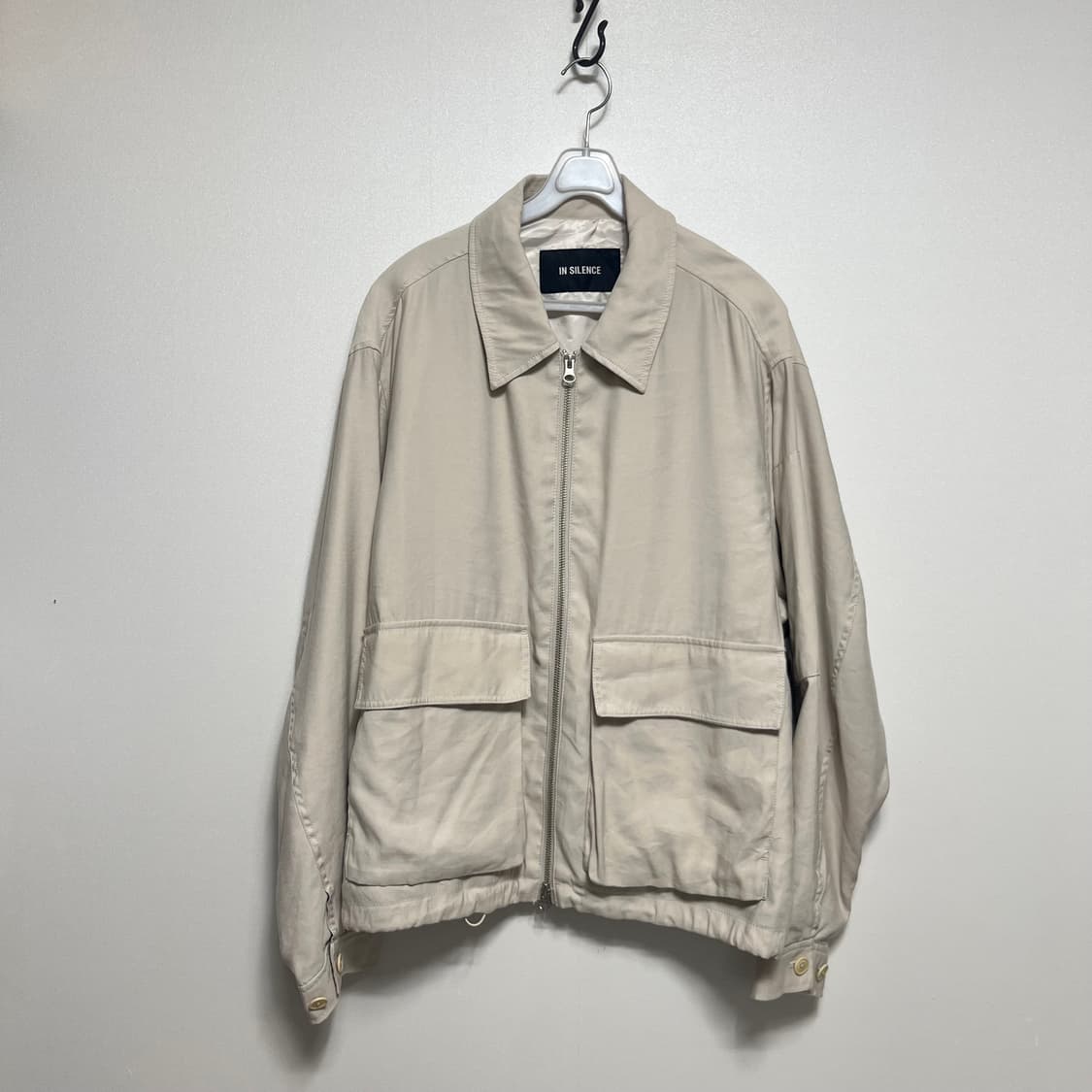 인사일런스 베이지 봄버 자켓 m 상품이미지1