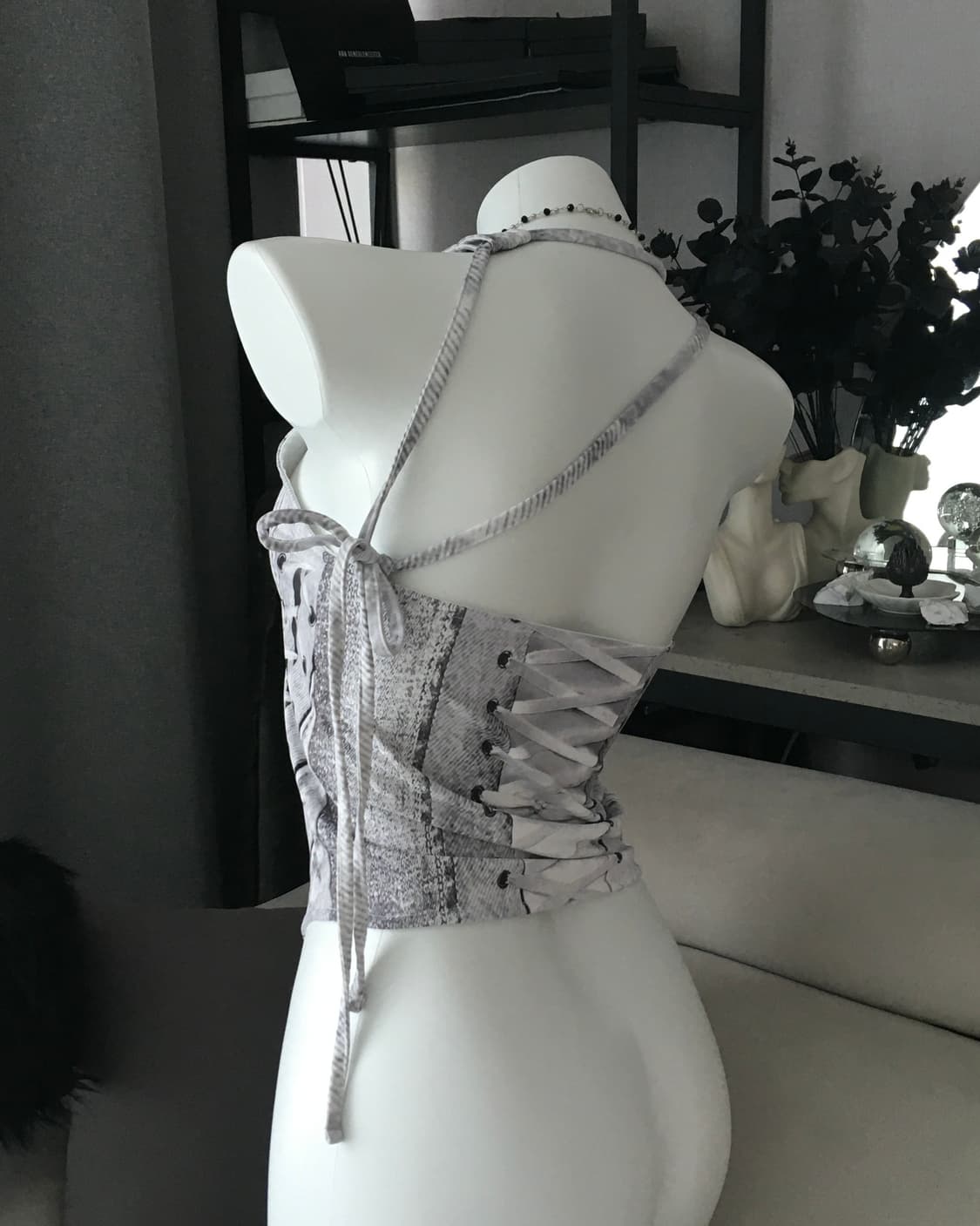 ༒ RACE UP PRINTED SLEEVELESS IVORY 상품이미지3
