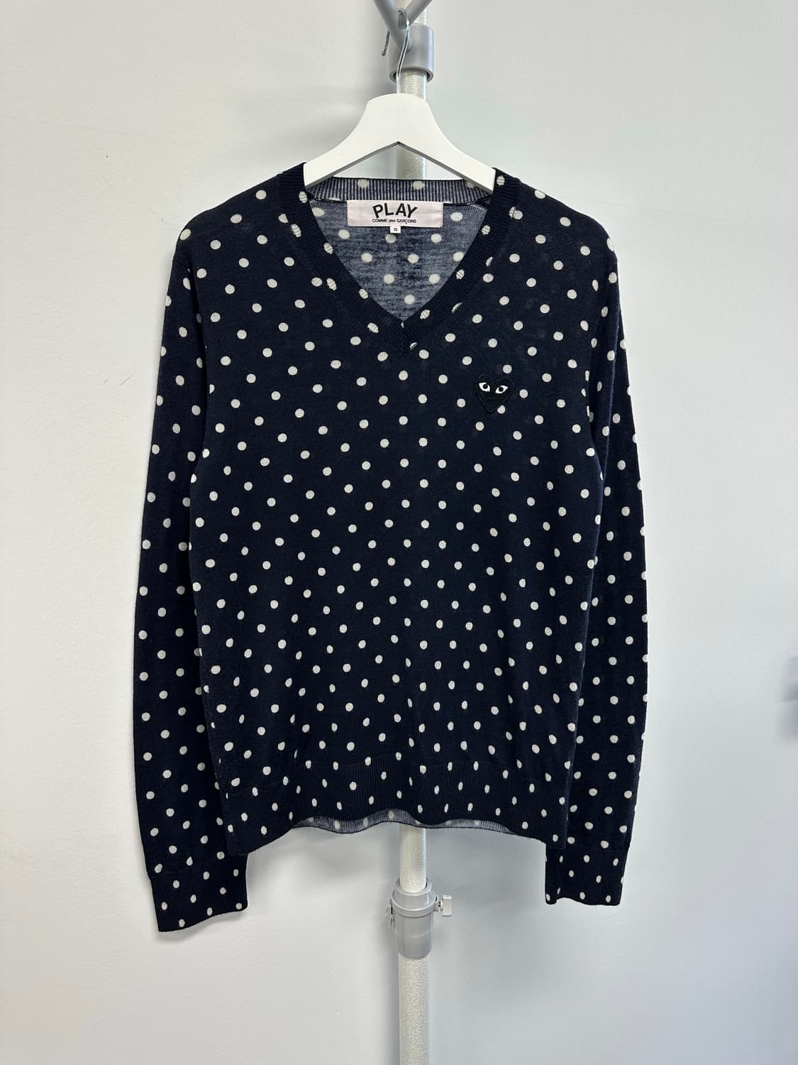 꼼데가르송 도트 브이넥 니트 상품이미지2
