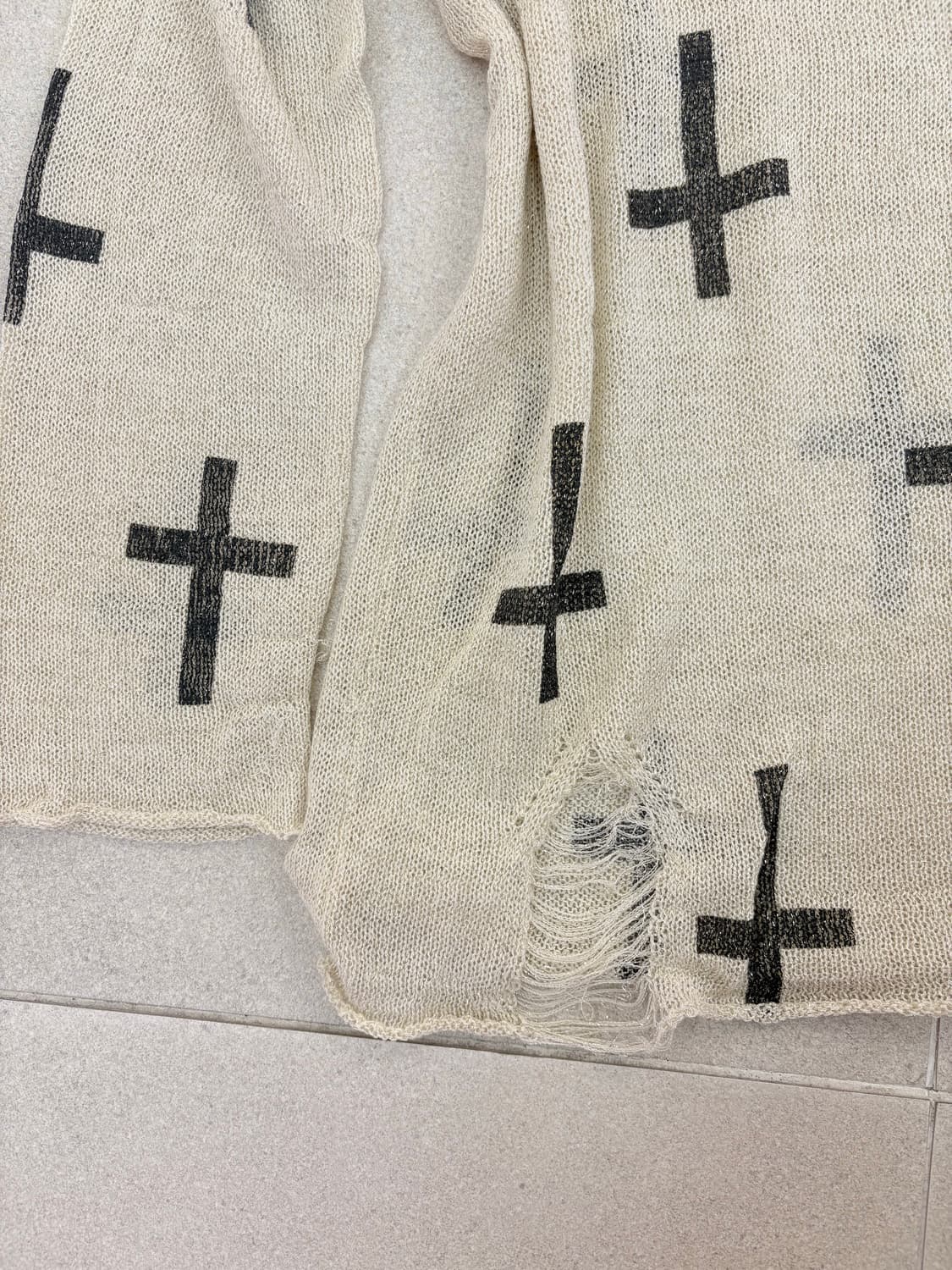 십자가 글리터 데미지 니트 상품이미지2