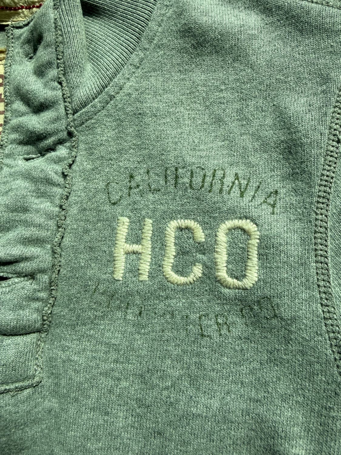 홀리스터 넥 버튼 티셔츠 상품이미지3