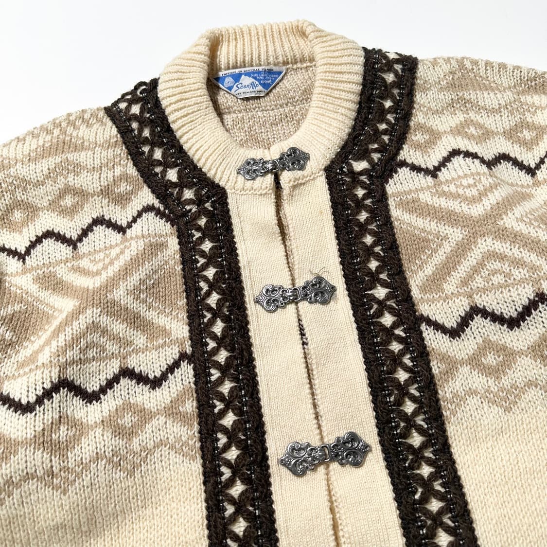 Scan Alp 노르딕 패턴 라운드넥 니트 가디건 상품이미지3