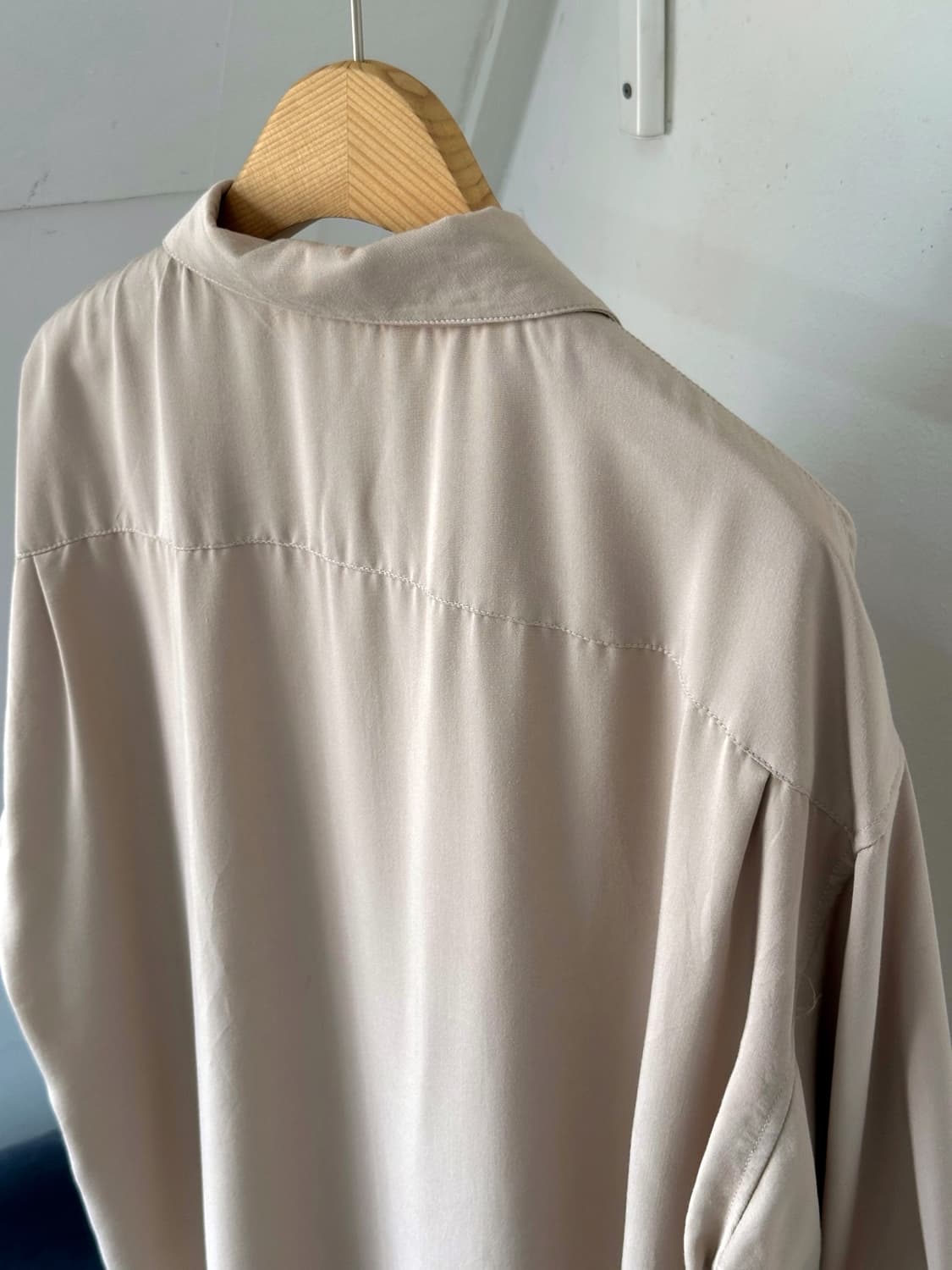 Zip design silky touch P/O top 상품이미지5