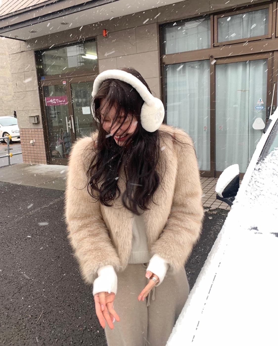 le plein 르플레인 뮤즈 퍼 자켓 크롭 노카라 퍼자켓 상품이미지1