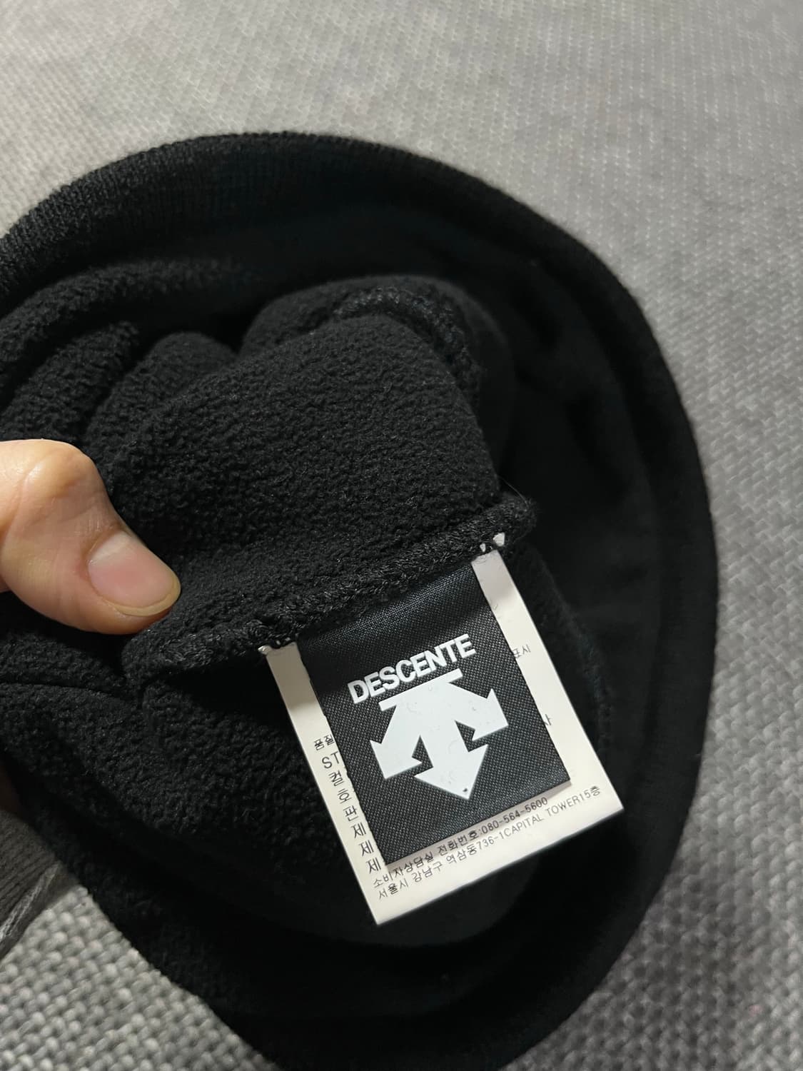 데상트 블랙 비니 모자 상품이미지3