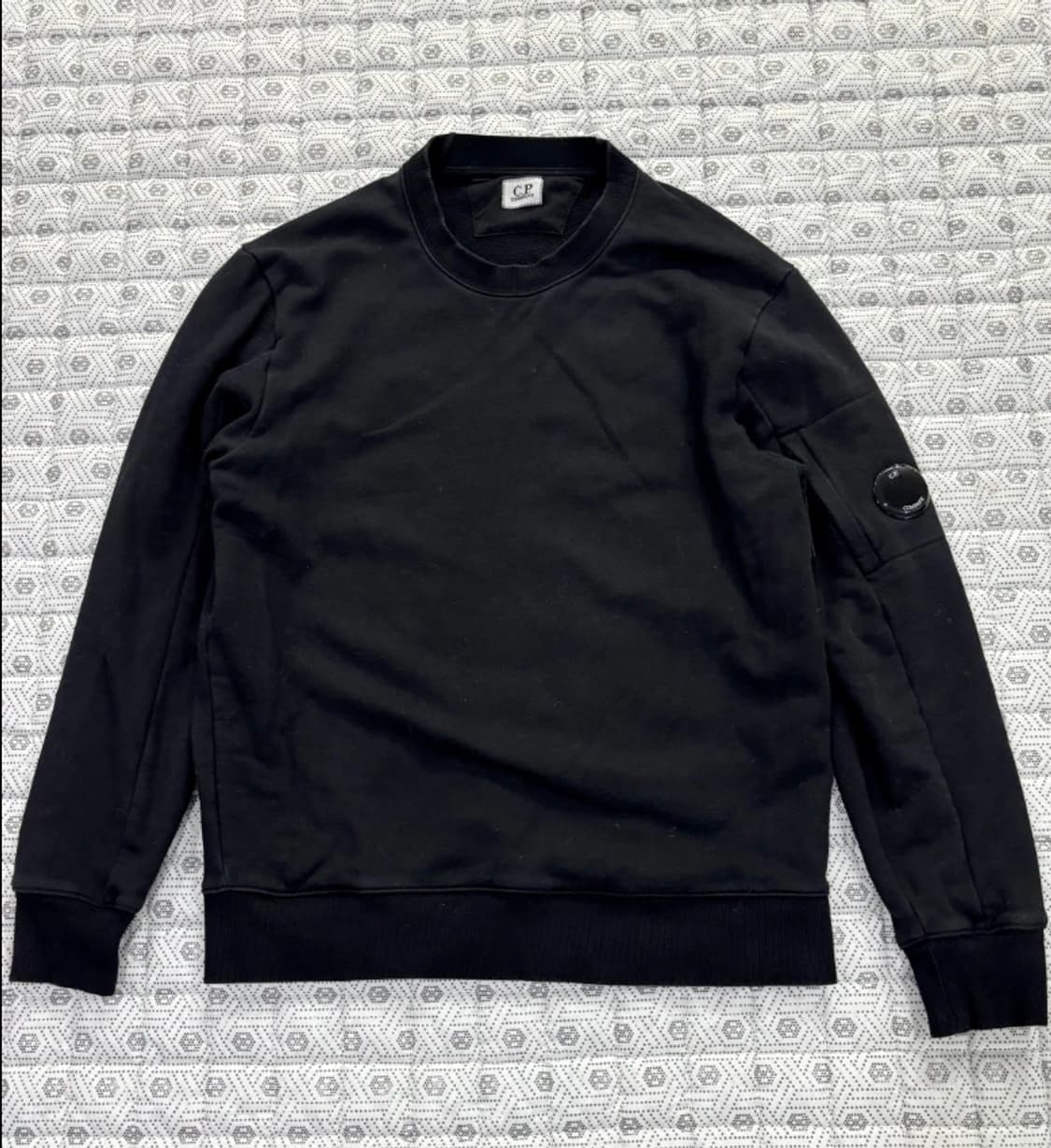 씨피컴퍼니 CP컴퍼니 렌즈 맨투맨 블랙 100 상품이미지1